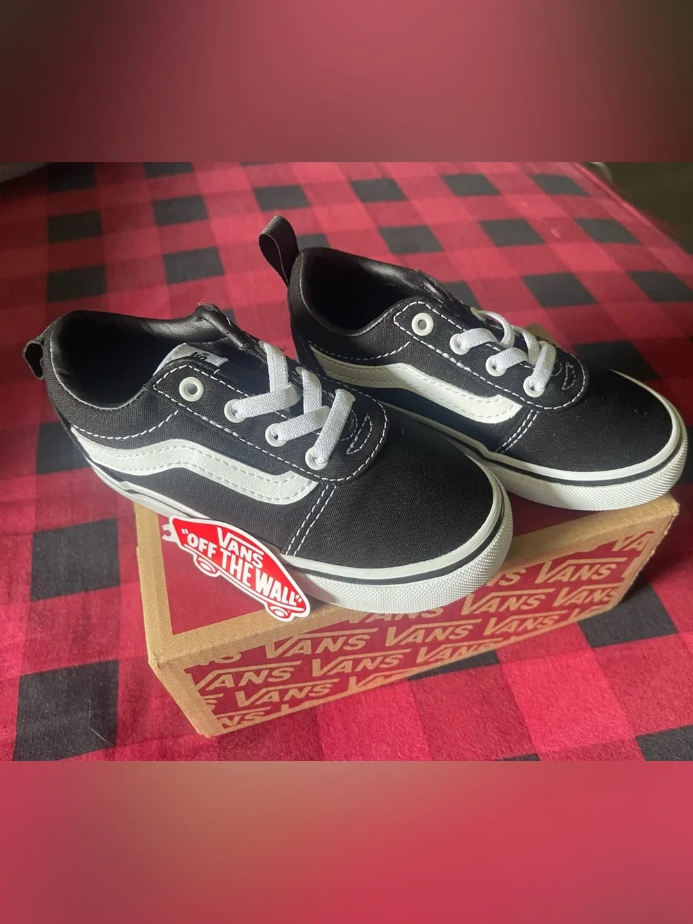 Vans Kids Black and White Low-Top Sneakers **Brand New W/Tags** Size 9